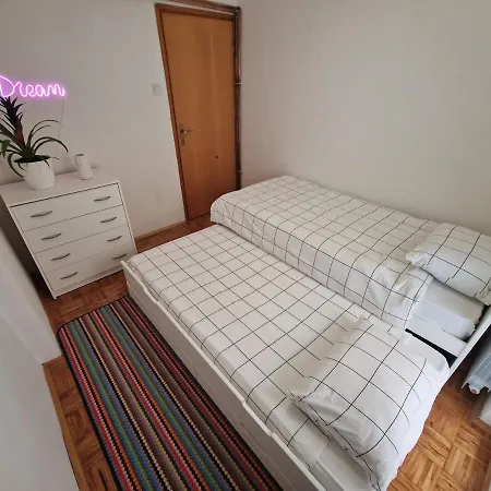 Una Gg1 Apartament *